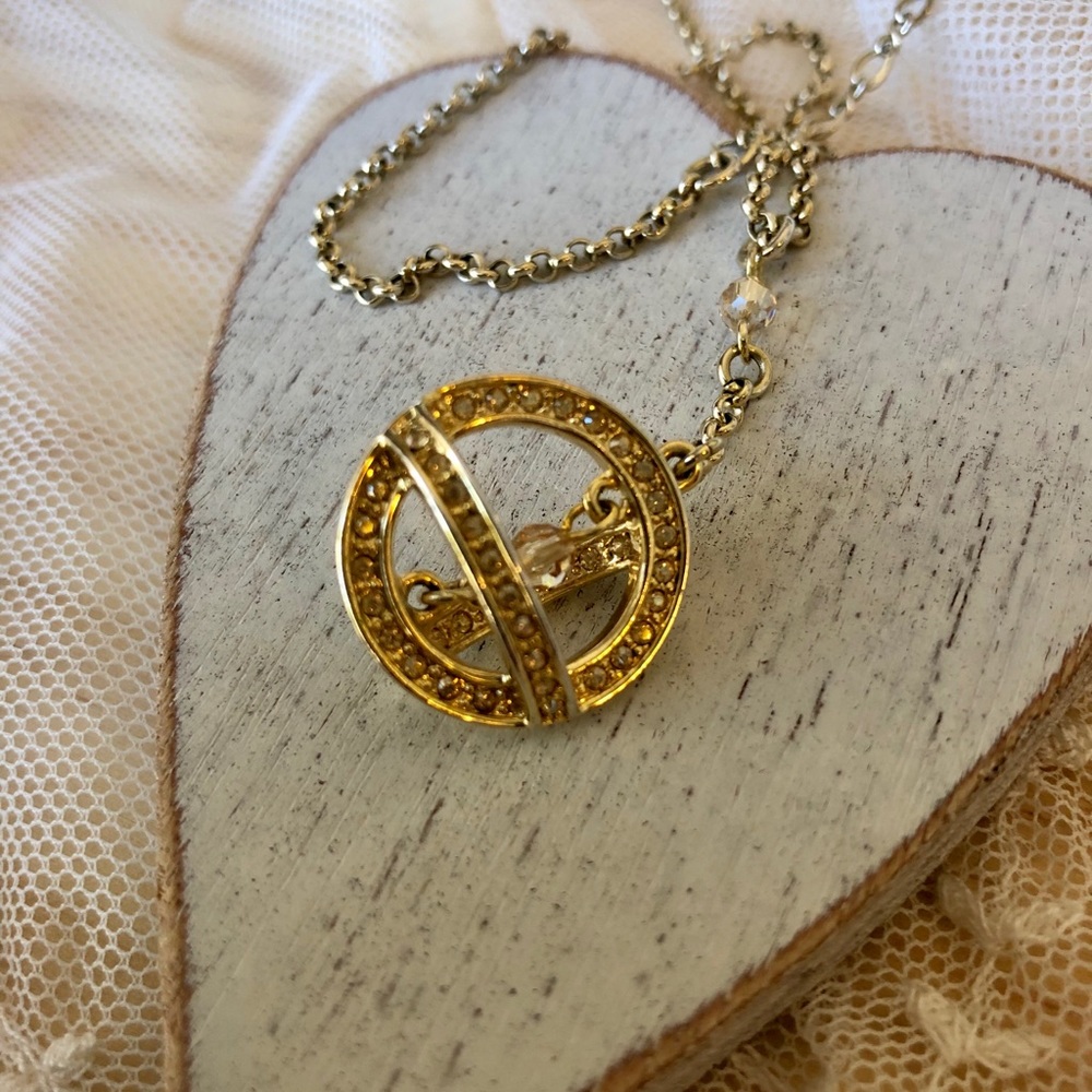 BEAUTIFUL💛💛💛SWAROVSKI NECKLACE✨✨✨